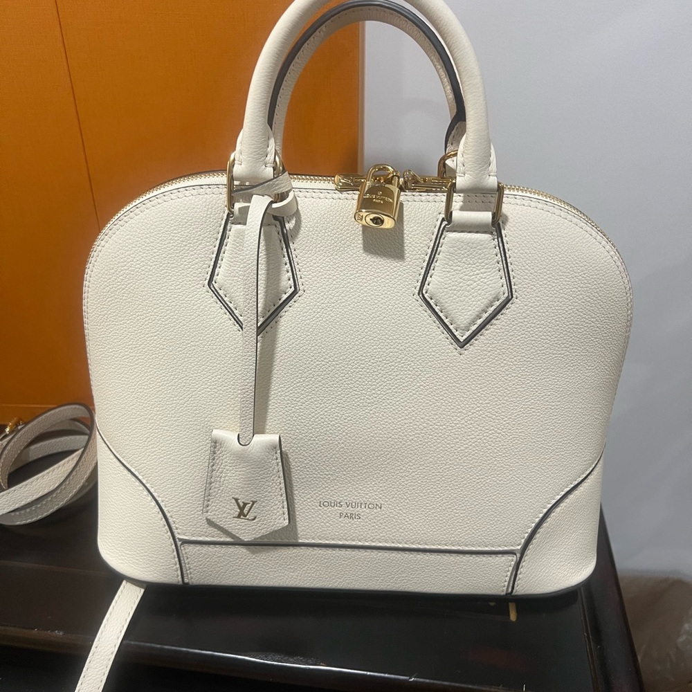 Louis Vuitton Alma PM SILHOUETTE NEW with tags Ready for spring ❌❌❌SOLD PARTY - Picture 1 of 13